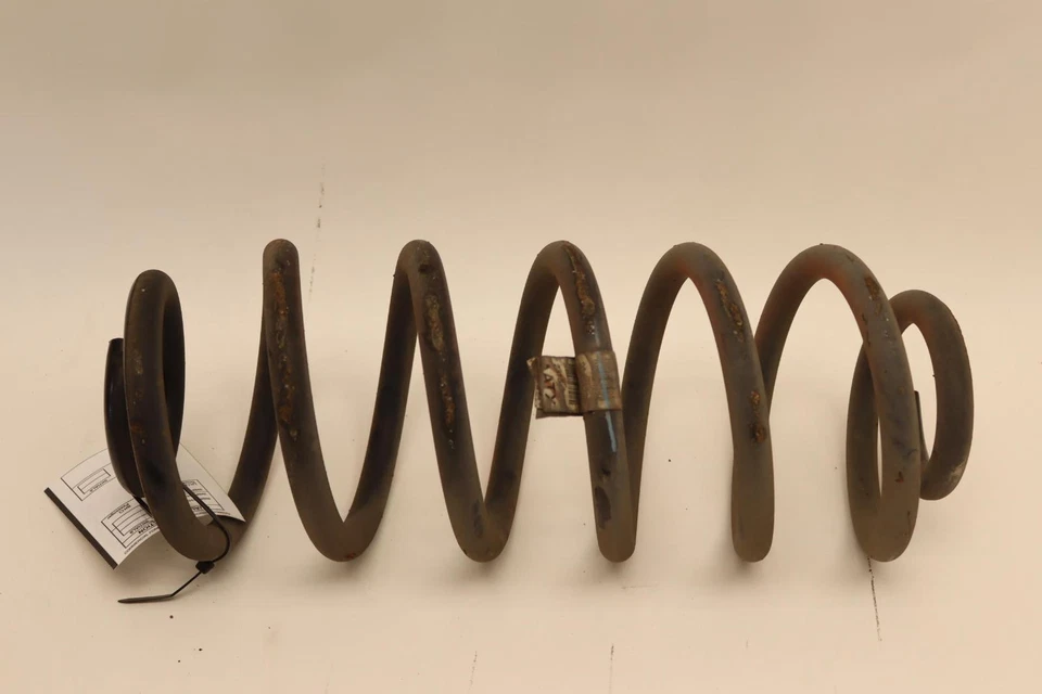 Muelle helicoidal suspensión trasera derecha Chevy/GMC 2015-2020 OEM Foto 1 de 4