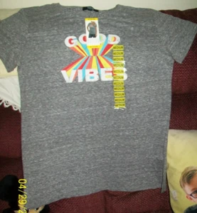 Modern Canvas Good Vibes Rainbow Graphic T-Shirt Gray soft size M NWT - Picture 1 of 2