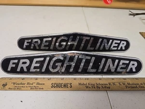 Lot Of 2 Vintage Freightliner Emblems - Picture 1 of 4