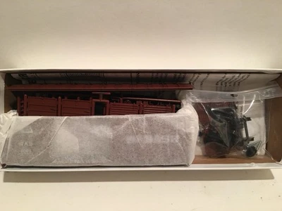 HO Red Caboose Wabash 40’ AAR Double Door Boxcar Unassembled Kit WAB #8003 - Image 1 of 4