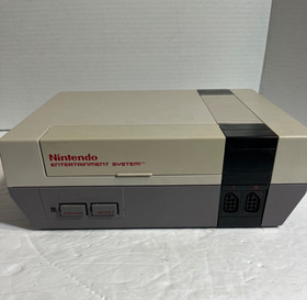 Nintendo Entertainment System (NES-001) 1985 Jap&oacute;n con juego "Blades Of Steel"