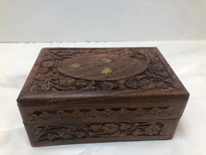 Cofre del tesoro de joyería con bisagras de caja tallada en madera tallada vintage forrado 6"x4"x2.5" - Imagen 1 de 12