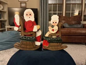 Vintage Frau Claus Schaukelstühle mit Garn Stricken Holz Regal Sitzer - Bild 1 von 5