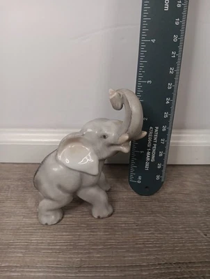 HEREND, ELEFANTE AFRICANO, FIGURA DE PORCELANA PINTADA A MANO (H124) Foto 1 de 4