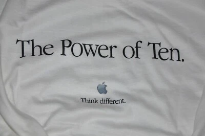 NUEVA Camiseta Think Different NUEVA De Colección Coleccionable Apple Power of Ten “X” Rara Foto 1 de 4