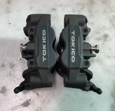 08-16 HONDA CBR1000RR CBR 1000 RR FRONT RIGHT LEFT SIDE BRAKE CALIPERS PADS OEM - Image 1 of 2