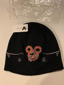 Disneyland Embroidery Double Dragon Mickey Mouse Patch Beanie Cap Hat Adult NWT - Afbeelding 1 van 5