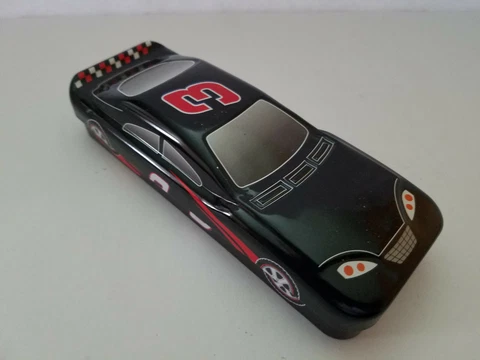 Knife #3 Display Tin With Keychain - Dale Earnhardt Is The Legend Cover