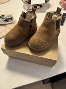 Toddlers UGG Classic Ultra Mini T/1130750T Chestnut 100% Original Sz 7 ๐ฅ๐ฅ๐ฅ - Picture 1 of 7