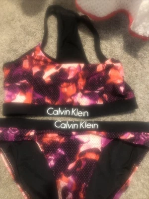 Calvin Klein XL quick dry performance sports  bra & bottom floral pattern - Image 1 of 4