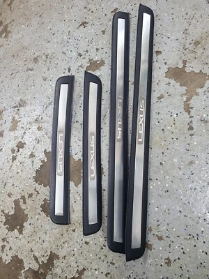 Lexus GS 300 1998-2005 OEM PANELES DE MOLDURA DE UMBRAL DE PUERTA DELANTERA TRASERA IZQUIERDA DERECHA - JUEGO DE 4 Foto 1 de 4