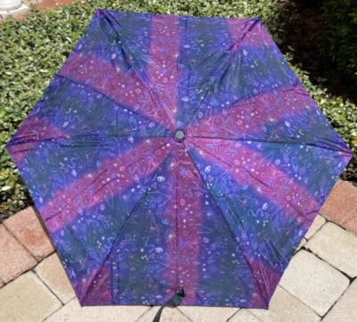 BETSEY JOHNSON  WOMEN'S UMBRELLA  BLUE PURPLE  AUTOMATIC OPEN 42 INCH COVER NWT - Imagem 1 de 2