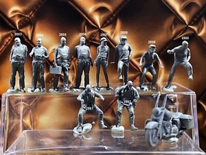 1:64 Scale Miniature People - Resin / unpainted -great for Dioramas #577 Figures - Picture 1 of 10