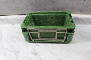 Cubo de piezas de plástico Monoflo International John Deere herramientas sujetador apilable - Imagen 1 de 12
