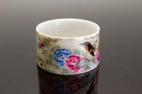 Collectable Hand Painted Porcelain Bird Feeder for Bird Cage Medallion Peony Cover