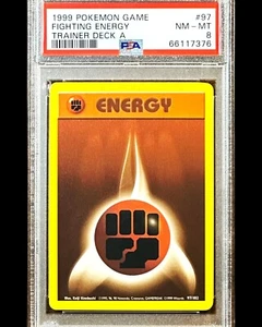 Fighting Energy 1999 WotC Pokemon 97/102 MAZO DE ENTRENAMIENTO UNA ESPALDA ROJA - PSA 8 Pop 64 - Imagen 1 de 3