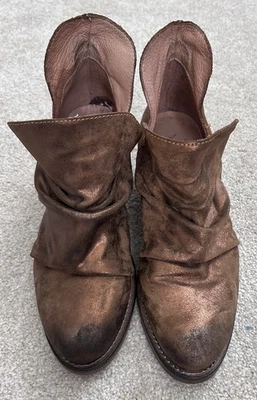 Catálogo SUNDANCE Botines Botines Bronce Cuero Metálico Mujer 6.5 Usados en Excelente Condición Foto 1 de 4