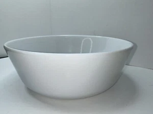 PORCELAIN LARGE WHITE 10" DIA. BOWL MADE IN PORTUGAL #15541 - Picture 1 of 3