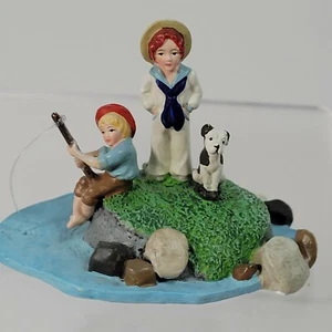 Figura Dept 56 Seasons Bay Fishing In The Bay solo sin caja metal 1,75" de alto - Imagen 1 de 5