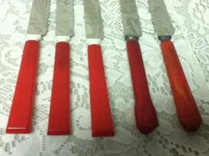Vintage, 5-pc Lot, Red Bakelite Knives - Picture 1 of 5