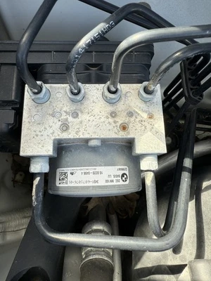 Mini Cooper BMW  Abs Pump Module 3451-6871076-01  - Image 1 of 2