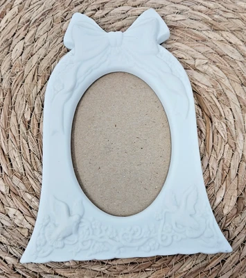 Marco de fotos de boda de porcelana Russ Everlasting Love campana arco palomas 3,5x5" Foto 1 de 4