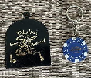 Las Vegas Key Holder 2 Hooks Vintage Black And Gold, 1 Key Chain Great Condition - Picture 1 of 8