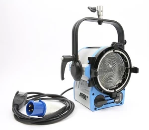 ARRI True Blue T1 1000W, Location, Studio and Theater Fresnels - No Barn Doors - Picture 1 of 6