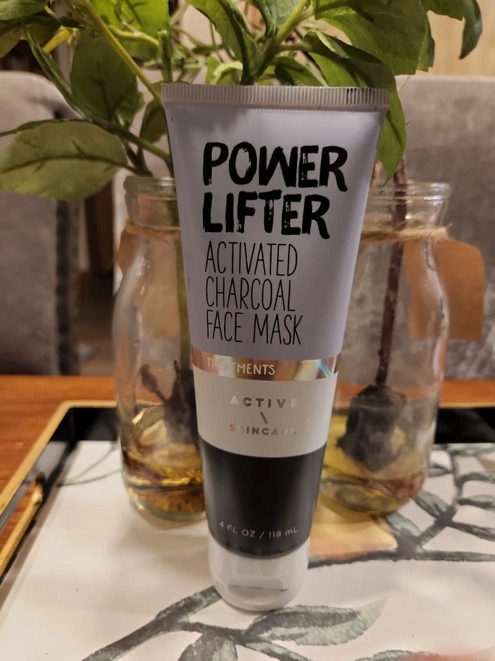 Mascarilla facial de carbón activado Bath & Body Works Power Lifter 4 oz Foto 1 de 1