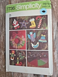 Simplicity Sewing Pattern 7736 VTG 70' Christmas Tree Skirt Wreath Ornaments UC - Picture 1 of 2