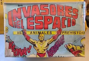INVASORES DEL ESPACIO VS ANIMALES CAJA DE TARJETAS DE COMERCIO PREHISTÓRICAS con 100 PAQUETES - Imagen 1 de 4
