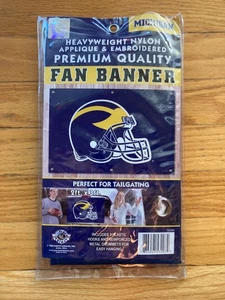 UNIVERSITY OF MICHIGAN WOLVERINES FOOTBALL HECKKLAPPE 2' x 3' FLAGGE FAN BANNER - Bild 1 von 2