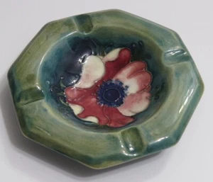 VINTAGE MOORCROFT GREEN ASHTRAY MADE IN ENGLAND WHITE PINK FLOWER NO CHIPS - Bild 1 von 2