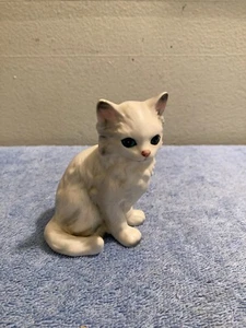 Vintage Lefton 3-3/4" Fluffy White Persian Cat Kitten Figurine #H1513 Blue Eyes - Picture 1 of 12