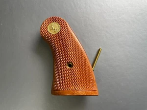 Cool all checker Classic Panel Grip For Colt Python (made before 2020 ) Hardwood - Picture 1 of 7
