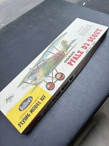 Guillows Pfalz 18" Free Flight Balsa Model Airplane Kit - Photo 1 sur 9