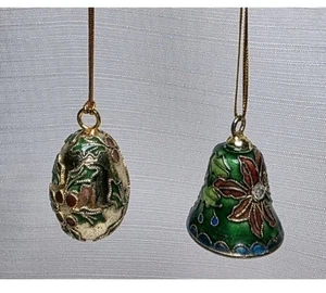 2 uova e campanelle cloisonné vintage ornamento verde agrifoglio smalto blu tono oro - Foto 1 di 16