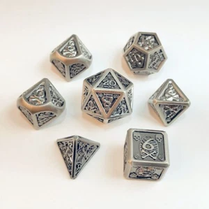 Crystal Caste 16mm Skull & Bones Antique Silver 7 piece Dice set - Picture 1 of 3