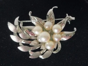 Vintage 950 Silver Cultured Pearl Brooch Pin Flower - Picture 1 of 4