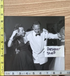 Libro de fotografía de escena de fiesta de baile de Gloria Swanson - Imagen 1 de 1
