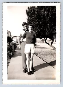 Vintage Photograph Affectionate Couple Woman Wearing Shorts 1950s Palm Trees - Picture 1 of 2