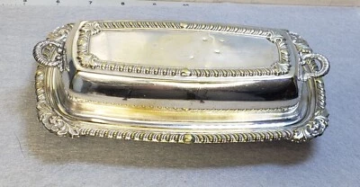 Plato de mantequilla cubierto de plata vintage con asas ornamentadas y detalles Foto 1 de 4