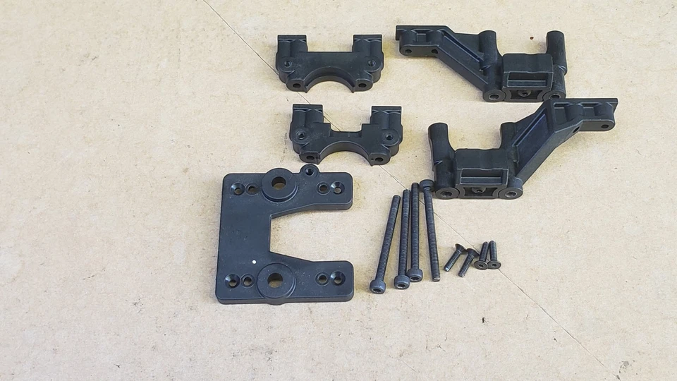  tekno nb48 2.0 CENTER DIFF MOUNT  - Image 1 of 1