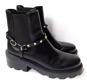 NEW $1,250 Valentino Garavani Black Leather Rockstud Combat Boots Size 39.5 - Picture 1 of 10