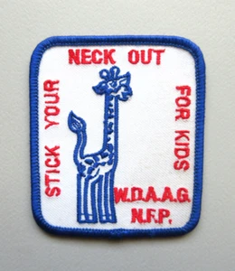 VINTAGE STICK YOUR NECK OUT FOR KIDS GIRAFFE COLLECTIBLE SEW ON PATCH - Picture 1 of 5