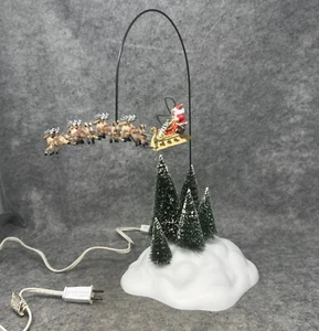 Dept 56 Snow Village Up & Away Babbo Natale renna e slitta anni 90 vintage - Foto 1 di 9