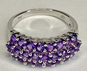 Anillo de cóctel vintage de oro blanco de 10 quilates tres filas 25 racimo de amatista 3,75 gr talla 7 - Imagen 1 de 23