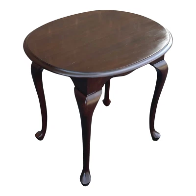 2000s Ethan Allen Georgian Court Traditional Queen Anne Cherry Oval Side Table - Image 1 of 4
