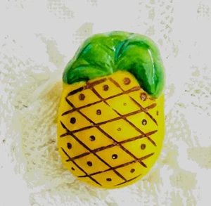 Vintage Fluorescent Glass Realistic PINEAPPLE. Great Paint Detail. 11/16 Inch - Picture 1 of 4