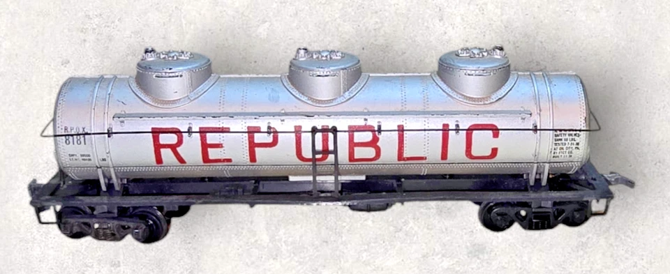 HO Scale Crown C151 Republic Triple Dome Tank Car - Image 1 of 4
